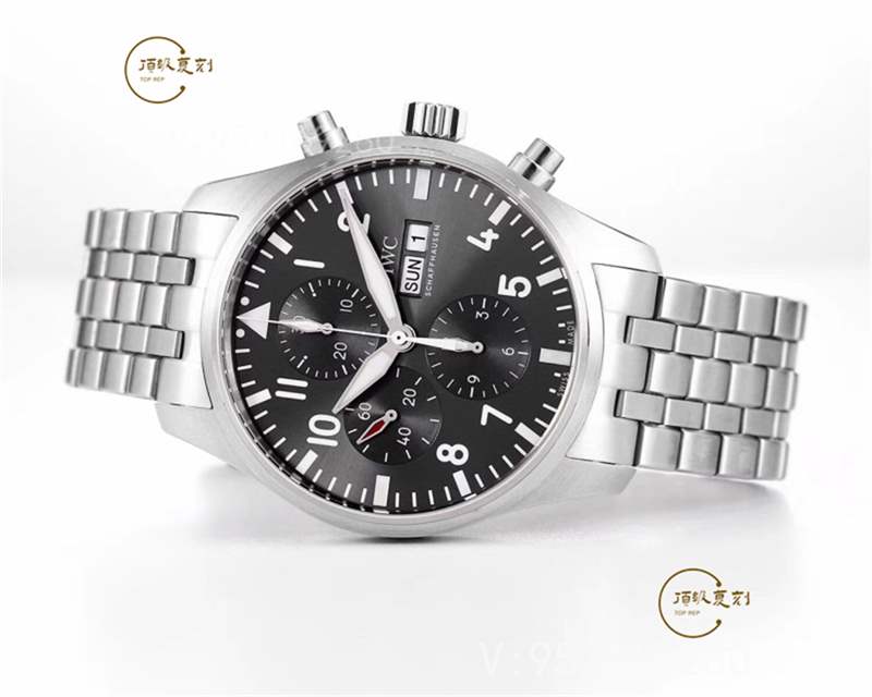V6廠萬國(guó)噴火戰(zhàn)機(jī)377719復(fù)刻表與zf廠那個(gè)值得入手呢-復(fù)刻表