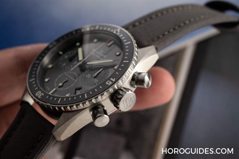 BLANCPAIN - 18K紅金藍面、23級鈦灰面，Blancpain五十噚深潛器飛返計時碼表兩款延伸新作